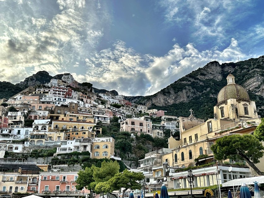 Neapol jest trzecim pod względem populacji miastem Włoch.