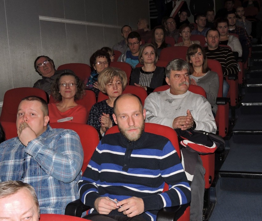 Sala kinowa Ostrołęckiego Centrum Kultury wypełniła się po...