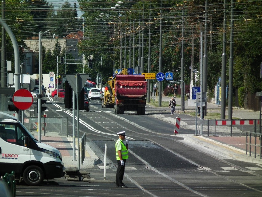 Jeżyce: Skrzyżowanie na Dąbrowskiego znów przejezdne