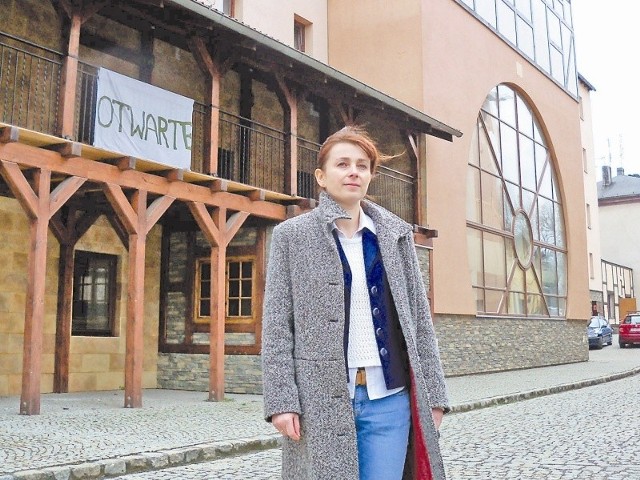 Czynna jest już część hotelowo-restauracyjna. Otwarcie pubu i kawiarni planujemy na maj - mówi Katarzyna Wojtala, dyrektor obiektu. (fot. Beata Szczerbaniewicz)