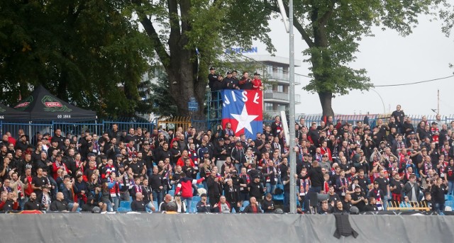 W poprzednim sezonie kibice Wisły Kraków szczelnie wypełnili sektor gości na stadionie w Rzeszowie i podczas meczu „Białej Gwiazdy” ze Stalą nie działo się nie złego