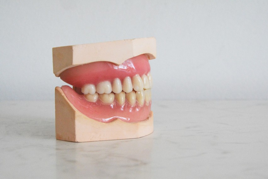 Sen o sztucznych zębach może być zapowiedzią, że w...