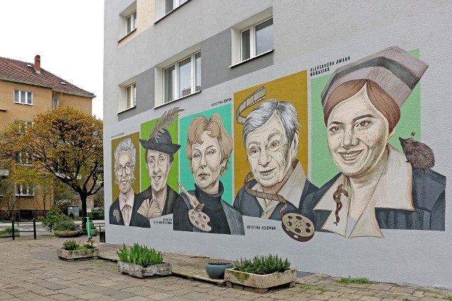 Mural jest pretekstem do prześledzenia wspomnień i życiorysu bohaterek związanych z Jeżycami w Poznaniu. Zobacz więcej zdjęć --->