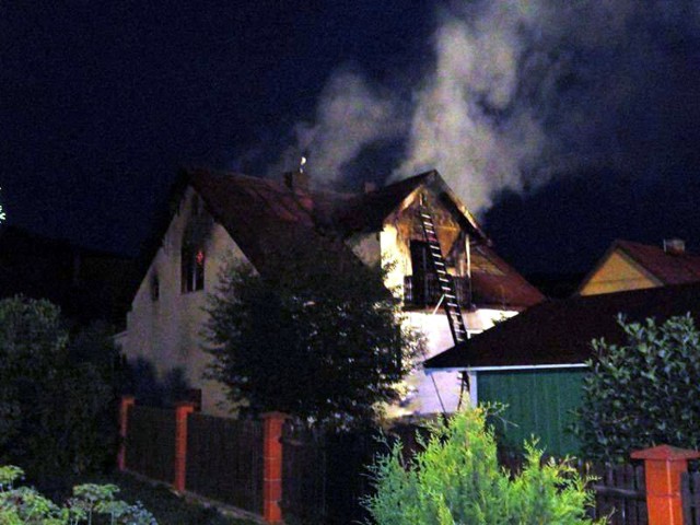 W jednym z domów w Powroźniku ogień dostrzeżono około godz. 3.20.