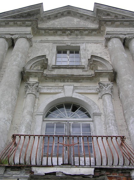 Pałac w Komierowie