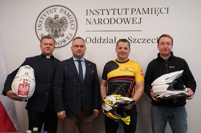 Bartłomiej Tabin jest jednym z kilku zawodników – motocyklistów, z którymi współpracę nawiązał szczeciński IPN