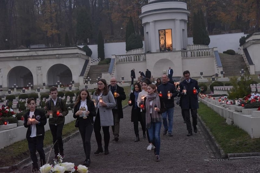 Projekt "Masza na dwa miasta" oraz "Zapla znicz na polskiej...