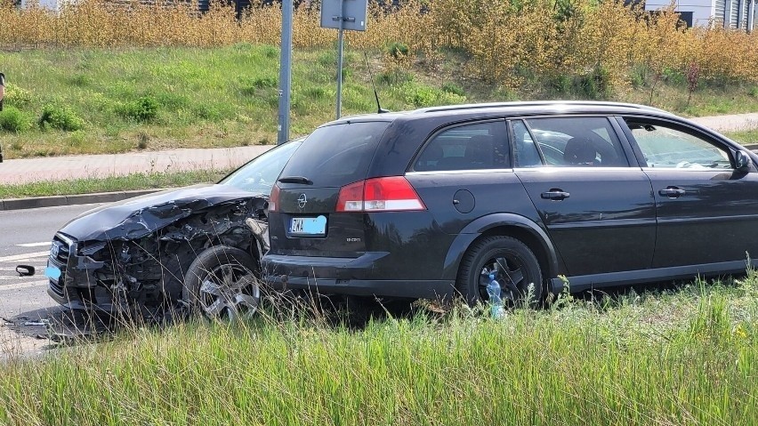 Trzy samochody osobowe zderzyły się na ulicy Koszalińskiej