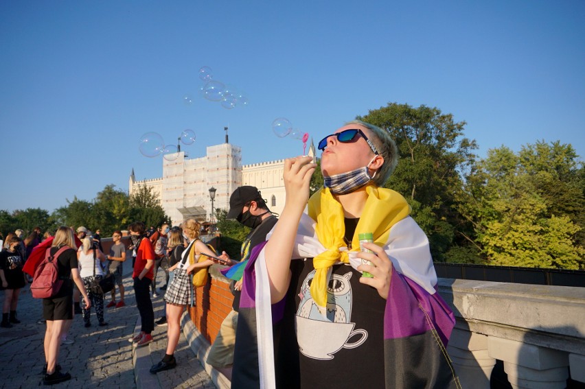 Demonstracja lubelskiej lewicy i społeczności LGBT kontra spacer narodowców. Zobacz zdjęcia