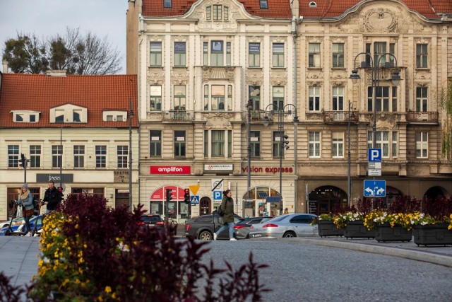 Zarządzenie ograniczające wieszanie reklam czy szyldów dotyczy całego miasta, a nie tylko ścisłego centrum. Na zdjęciu: widok na ul. Focha.