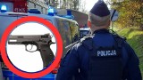 Przystawił do szyi pistolet i zażądał pieniędzy. 50-latek jest w rękach policji