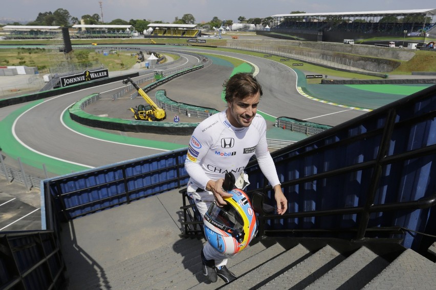 Kierowca F1 Fernando Alonso jest za Realem Madryt.