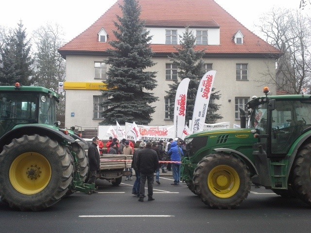 W Stargardzie zachodniopomorscy rolnicy, wspierani przez...