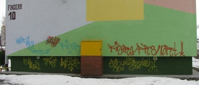 Za graffiti zapłacą 9 tys. złotych. Trzech mieszkańców Ostrołęki zatrzymała policja (zdjęcia) 