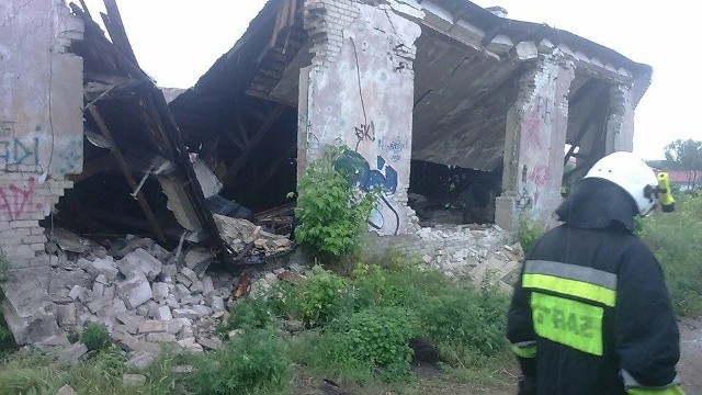 We wtorek (31 maja) około godziny 12.00 zawalił się budynek po byłym Elektromecie przy ul. Poniatowskiego w Drezdenku. Od wielu lat stał nieużytkowany. Na szczęście nikt w tym czasie nie przebywał w obiekcie.