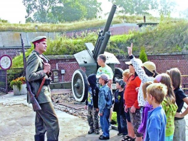 Niezwykła lekcja historii w toruńskim Forcie IV, w którym można również przenocować i dobrze zjeść