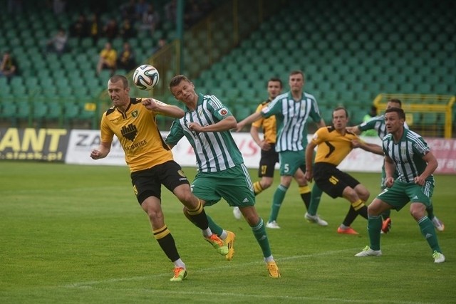 Piłkarze GKS Katowice w niedzielę grali z Olimpią Grudziądz. Z kibicami w roli trenera przywitał się Piotr Piekarczyk.