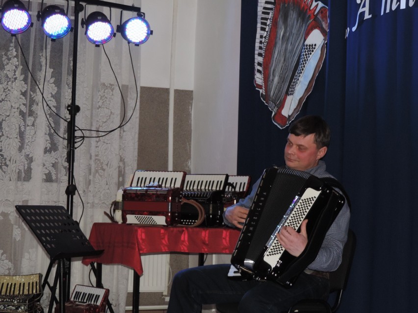 W Małkini zagrało ośmioro akordeonistów. Zobacz zdjęcia