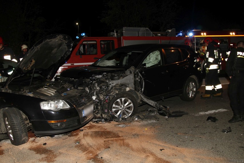 Trzy samochody zderzyły we wtorek wieczorem na ul....
