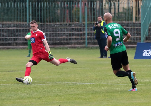 Stal Stalowa Wola przywozi pewny awans z drugiego końca Polski.