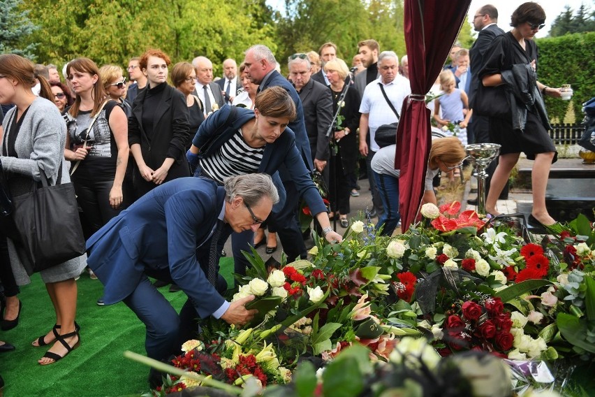 W czwartek bliscy, przyjaciele, znajomi, poznaniacy...