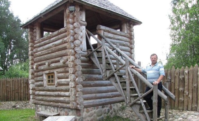 &#8211; Z drewnianych, zbudowanych w grodzie wieżyczek można obserwować przyrodę &#8211; mówi Piotr Łukaszewicz.