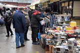 Mnóstwo kupujących na bazarach w Kielcach w piątek, 4 lutego. Co szło najlepiej? [ZDJĘCIA]
