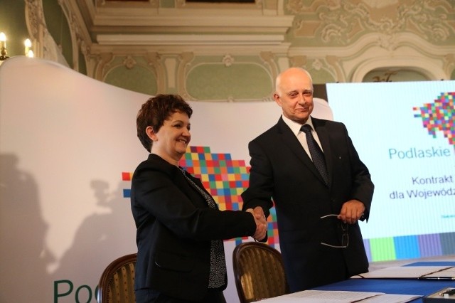 Kontrakt dla województwa podlaskiego podpisali wiceminister Iwona Wendel oraz marszałek Jarosław Dworzański.