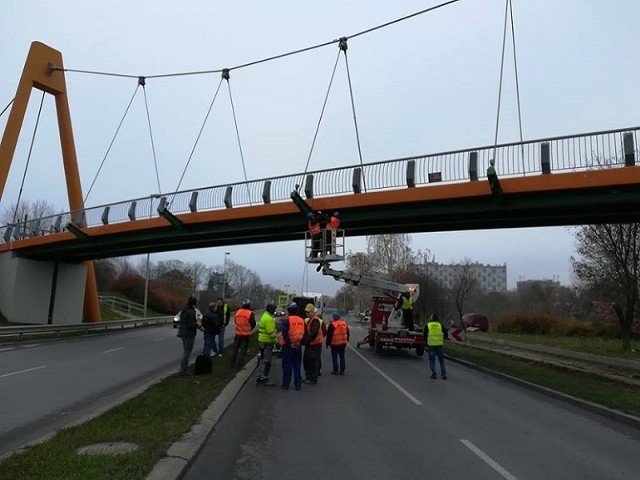 W sobotę rozpoczął się montaż konsoli pod tłumiki drgań, które w nadchodzącym tygodniu mają przyjechać z Niemiec.