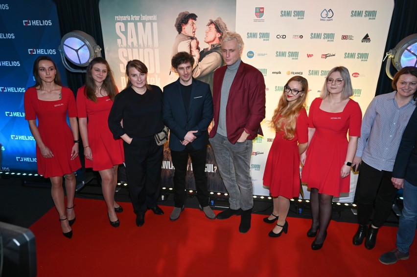 Uroczysta premiera filmu "Sami swoi. Początek" w Kielcach. Był reżyser Artur Żmijewski oraz odtwórcy głównych ról. Zobaczcie zdjęcia