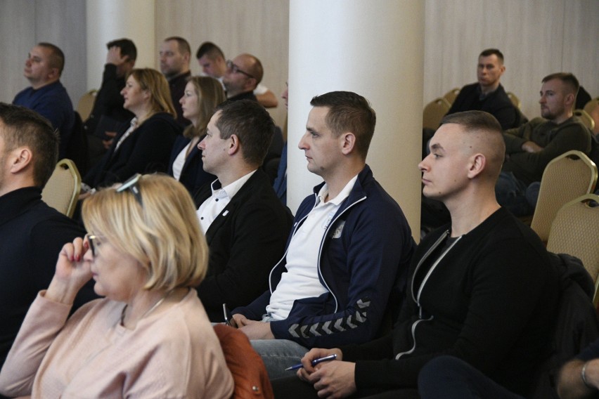 Ciekawa konferencja dla klubów i stowarzyszeń sportowych odbyła się w Hotelu Binkowski w Kielcach. Zobacz zdjęcia i wideo