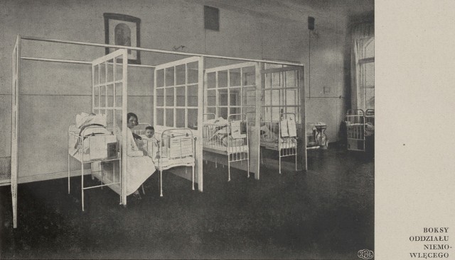 3 listopada 1905 w Łodzi oddano do użytku pierwszy w zaborze rosyjskim specjalistyczny szpital dziecięcy. W 1950 r. szpitalowi przy al. Piłsudskiego nadano imię Janusza Korczaka.