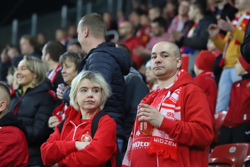 Kibice na meczu Widzew Łódź - Elana Toruń który zakończył się remisem 1:1.