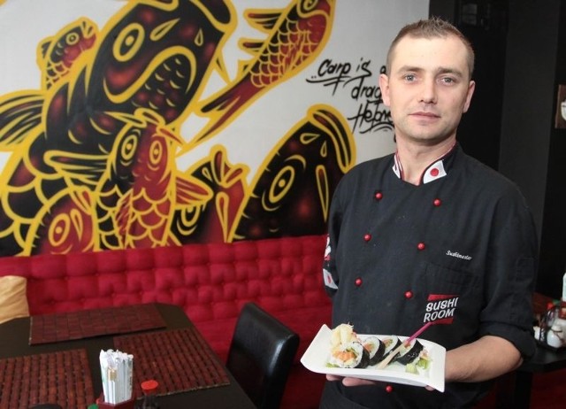 Wszystkie dania w restauracji Sushi Room przygotowuje kucharz z wieloletnim doświadczeniem - Paweł Seweryn.