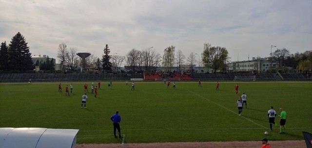 Star Starachowice w Wielką Sobotę wygrał ze Spartą Kazimierza Wielka 3:0.