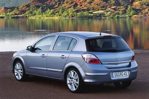 Fot. Opel: Astra napędzana silnikiem 1,4 l o mocy 90 KM...