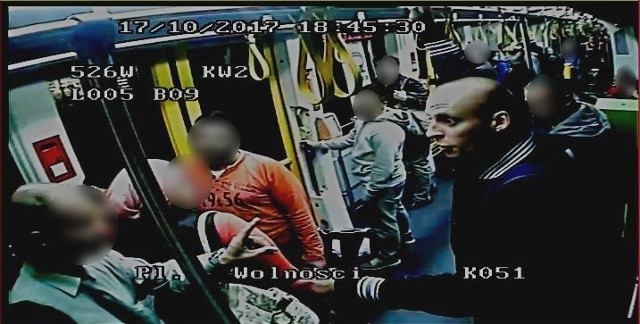 Poznańska policja szuka tego człowieka. Do ataku w tramwaju doszło we wtorek