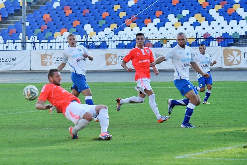 Stal Rzeszów wygrała z Karpatami Krosno 2-0 w meczu III...