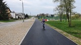 Przebudowa ulicy Partyzantów w Szydłowcu. Nad zalewem jest więcej miejsc postojowych i nowa droga dla rowerów