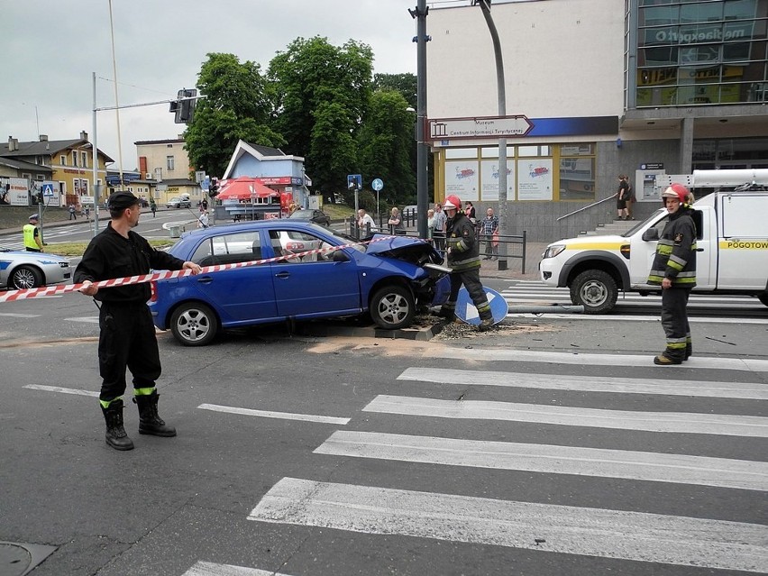 Stargard: Wypadek z udziałem taksówki. Trzy osoby ranne