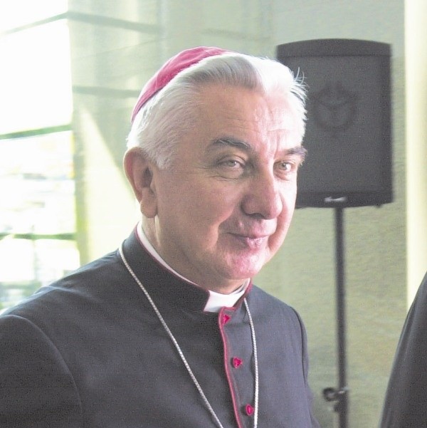 Abp Wojciech Ziemba w 2000 roku objął diecezję białostocką. Naszym Kościołem kierował przez sześć lat. W czerwcu 2006 roku został metropolitą warmińskim.