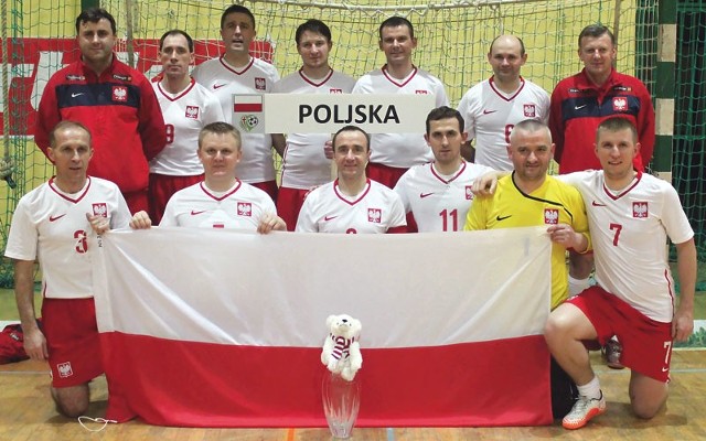 W majowym "Ekstra Magazynie" przeczytasz między innymi odnoszącej sukcesy Reprezentacji Polski Księży w halowej piłce nożnej.