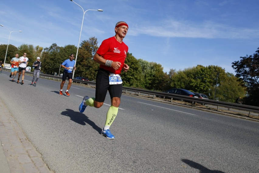 Uczestnicy Maratonu Warszawskiego 2018. Więcej zdjęć...