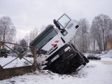 Auto Zakładu Usług Komunalnych w rowie (wideo, zdjęcia) 