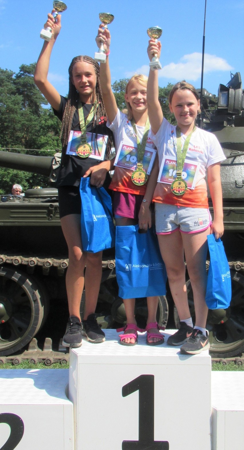 Pięcioma zwycięstwami biegacze LKS Koluszki uczcili Święto Wojska Polskiego 2021 w Aleksandrowie Łódzkim
