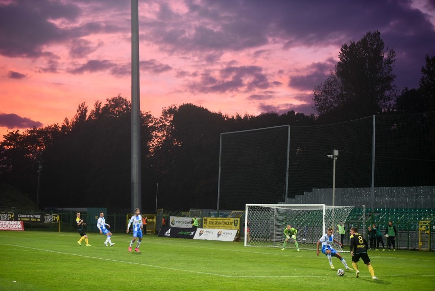 GKS Katowice - Stomil Olsztyn 2:2. Punkt przy pustych...