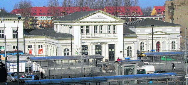 Dworzec główny PKP w Sosnowcu nareszcie otwiera się na pasażerów kolei.