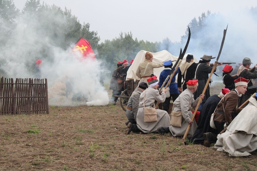 „Prowadź Wodzu na Moskali!” - widowisko historyczne z okazji 160. rocznicy zwycięskiej bitwy pod Borią - Jeziórkiem przyciągnęło tłumy