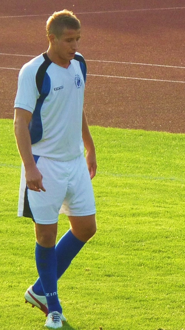 Łukasz Wiśniewski strzelił dwa gole dla Bałtyku Koszalin w wygranym 5:0 meczu przeciwko Koralowi Dębnica