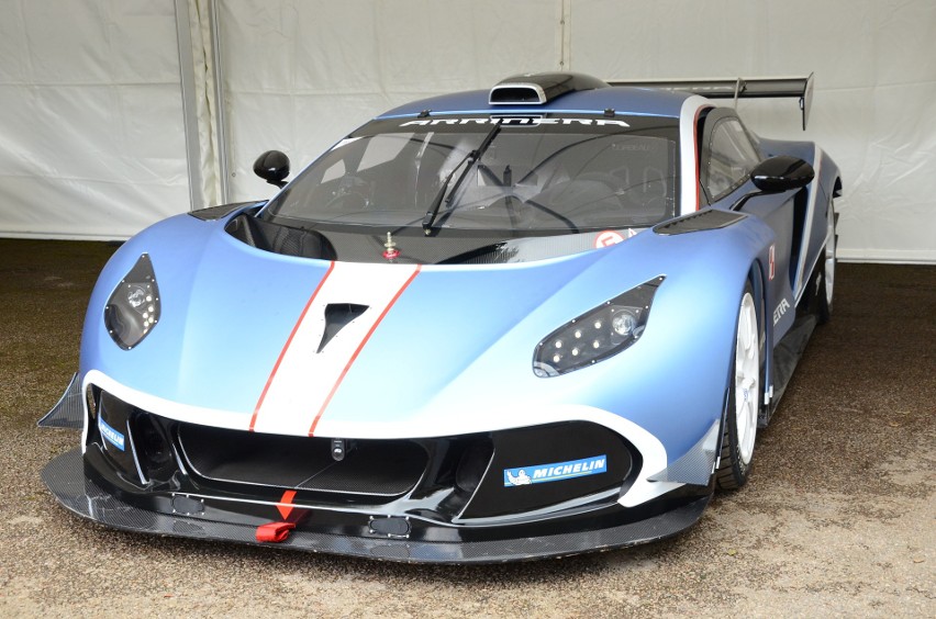 Arrinera Hussarya GT w Goodwood...